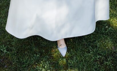 Geniş Omuzlu Kadınlar Nasıl Giyinmeli?