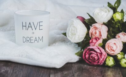 Rüyada Başkasının İç Çamaşırını Görmek: Anlamı ve Yorumları