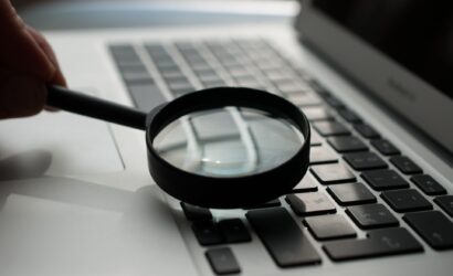 Eşinin Başka Biriyle İlişkiye Girdiğini Nasıl Anlarız?