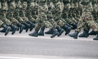 Kadınlar Neden Askerlik Yapmıyor?