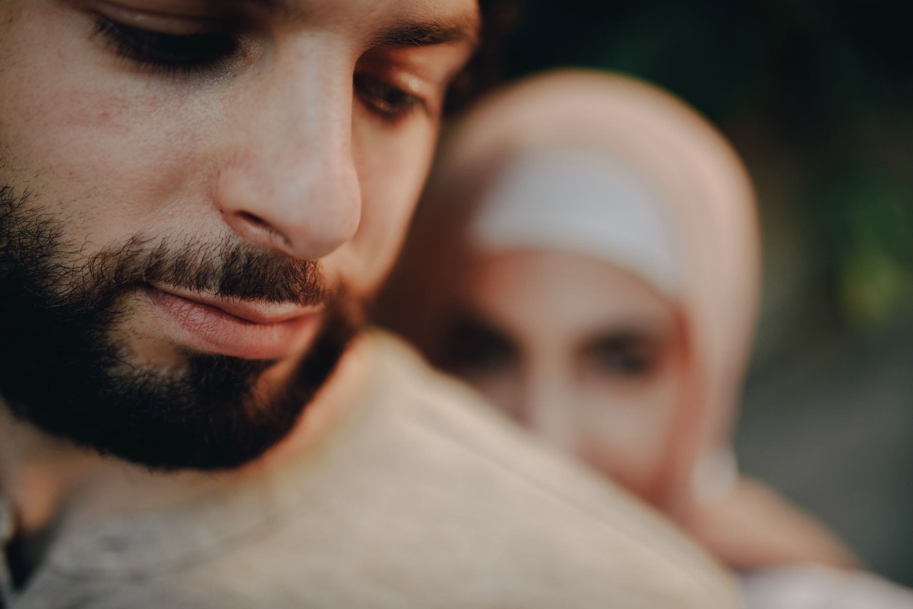İlişkide kaçma davranışını gösteren sözsüz ipuçları